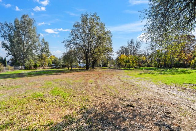 6673 Mountain View Drive, Anderson, CA 96007