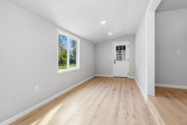 6673 Mountain View Drive, Anderson, CA 96007