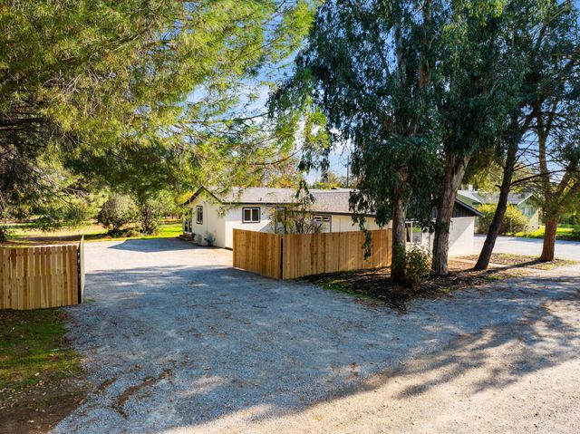 6673 Mountain View Drive, Anderson, CA 96007