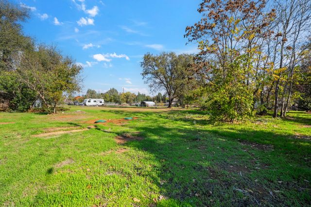 6673 Mountain View Drive, Anderson, CA 96007