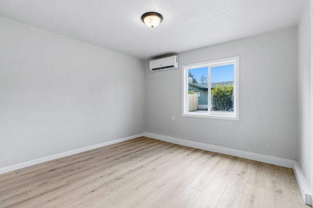 6673 Mountain View Drive, Anderson, CA 96007