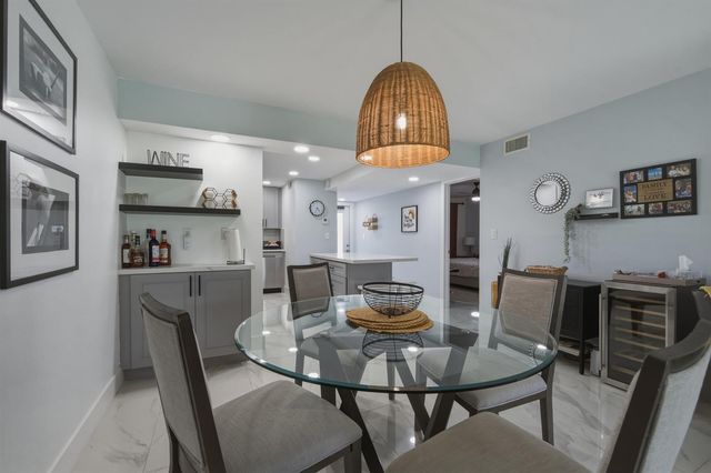 9823 S Hollybrook Lake Drive 104, Pembroke Pines, FL 33025
