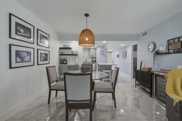 9823 S Hollybrook Lake Drive 104, Pembroke Pines, FL 33025