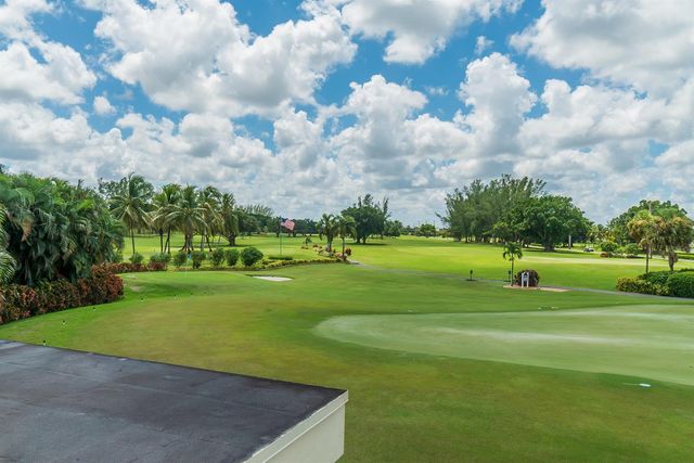 9823 S Hollybrook Lake Drive 104, Pembroke Pines, FL 33025