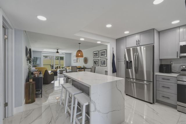 9823 S Hollybrook Lake Drive 104, Pembroke Pines, FL 33025