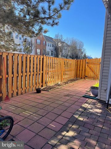 2429 DEW MEADOW CT, Herndon, VA 20171