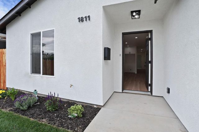 1811 N Stanford Ave, Stockton, CA 95205