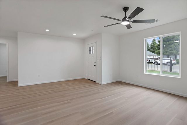 1811 N Stanford Ave, Stockton, CA 95205