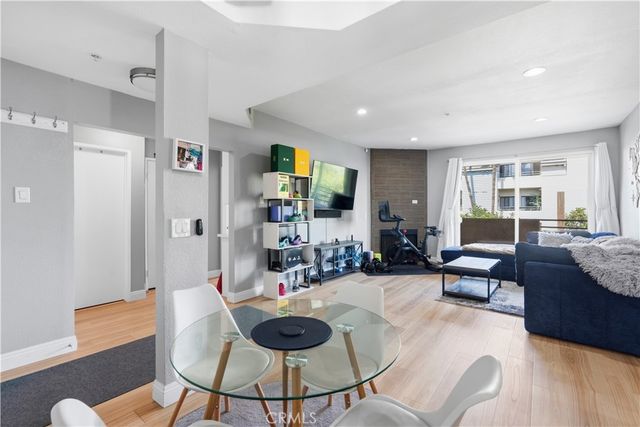 640 W 4th Street, Long Beach, CA 90802