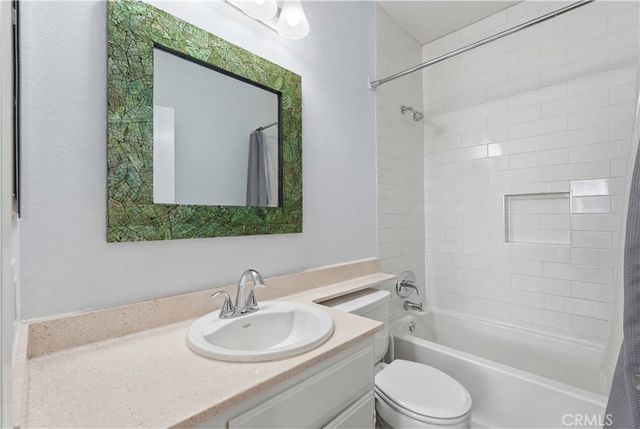 640 W 4th Street, Long Beach, CA 90802