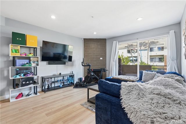 640 W 4th Street, Long Beach, CA 90802