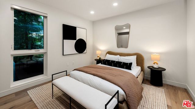 505 S Barrington Avenue 108, Los Angeles, CA 90049