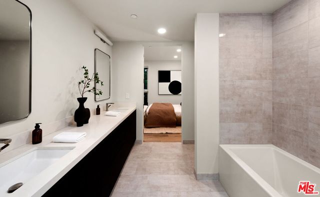 505 S Barrington Avenue 108, Los Angeles, CA 90049