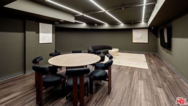 505 S Barrington Avenue 108, Los Angeles, CA 90049