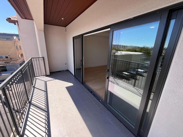 560 El Camino Real 306, San Carlos, CA 94070