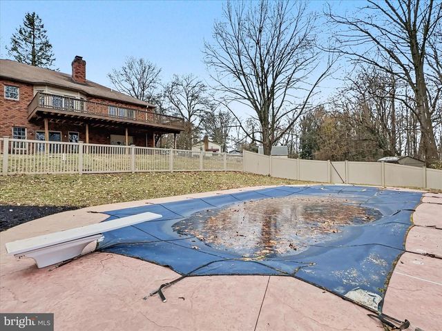 1903 WOODLAND RD, York, PA 17403