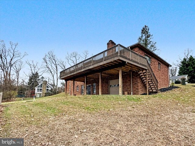 1903 WOODLAND RD, York, PA 17403