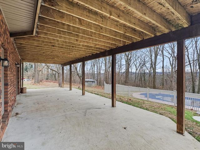 1903 WOODLAND RD, York, PA 17403