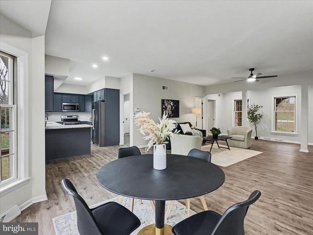 1903 WOODLAND RD, York, PA 17403