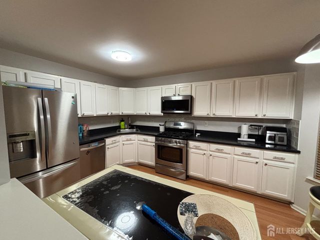 162 Briarwood Drive, North Brunswick, NJ 08902