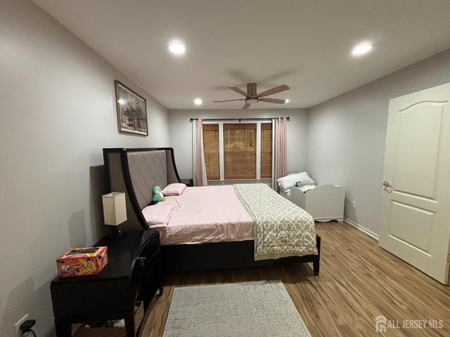 162 Briarwood Drive, North Brunswick, NJ 08902