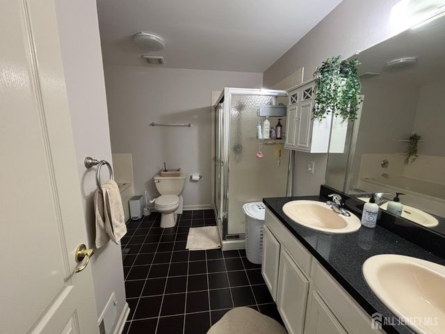 162 Briarwood Drive, North Brunswick, NJ 08902