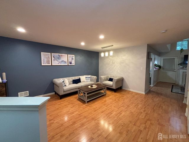 162 Briarwood Drive, North Brunswick, NJ 08902