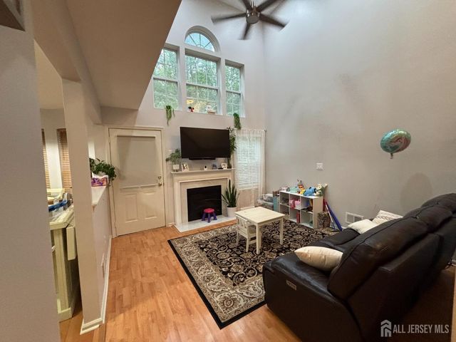 162 Briarwood Drive, North Brunswick, NJ 08902