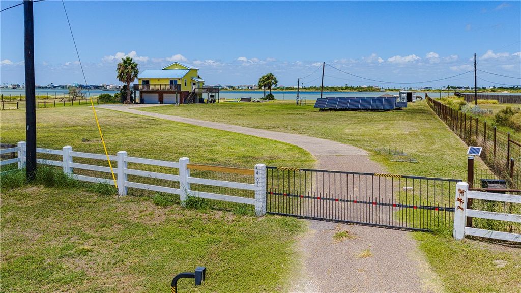 401 Old Salt Lake, Rockport, TX 78382 — photo 2