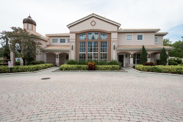 168 SW Peacock Boulevard 35-103, Port St Lucie, FL 34986