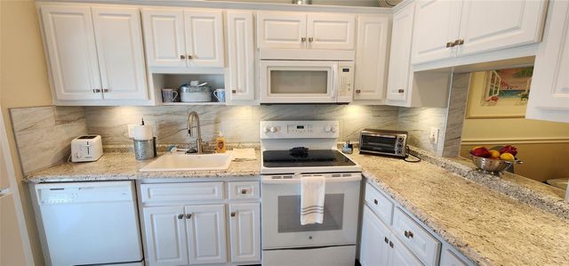 1951 NE 39th Street 353, Lighthouse Point, FL 33064