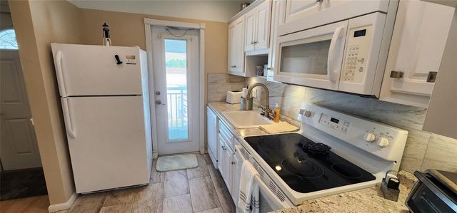 1951 NE 39th Street 353, Lighthouse Point, FL 33064