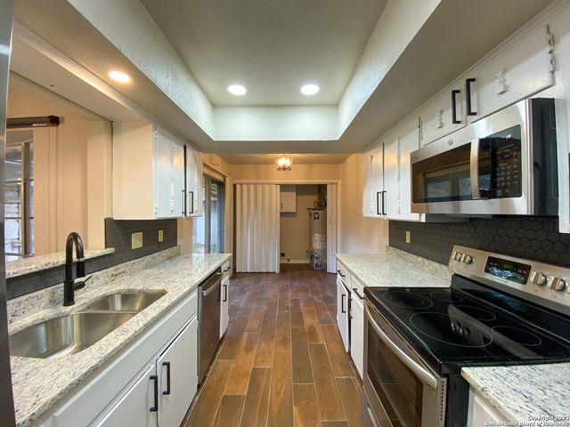 11039 WHISPER VALLEY ST, San Antonio, TX 78230