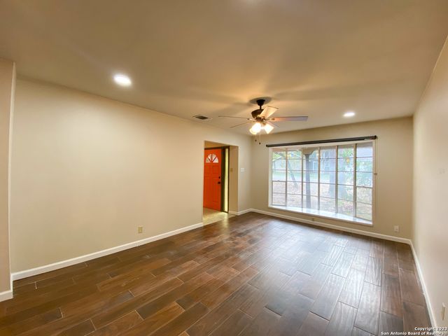 11039 WHISPER VALLEY ST, San Antonio, TX 78230
