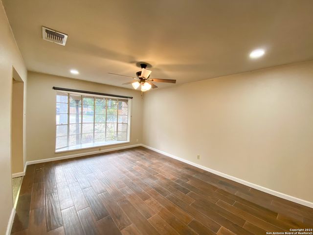 11039 WHISPER VALLEY ST, San Antonio, TX 78230