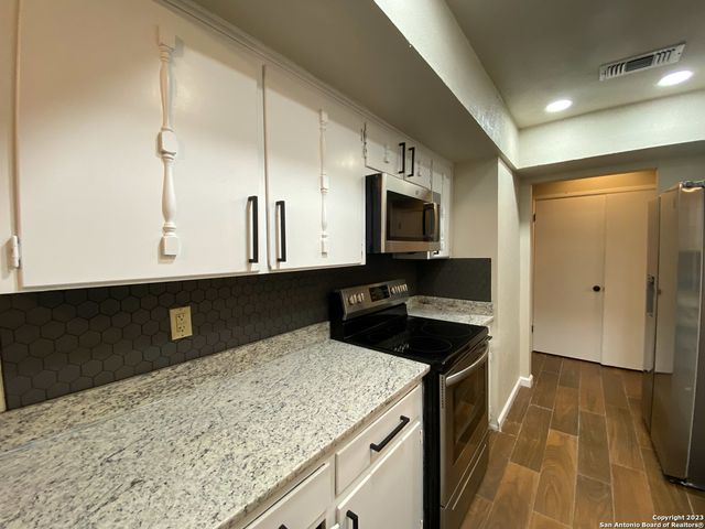 11039 WHISPER VALLEY ST, San Antonio, TX 78230