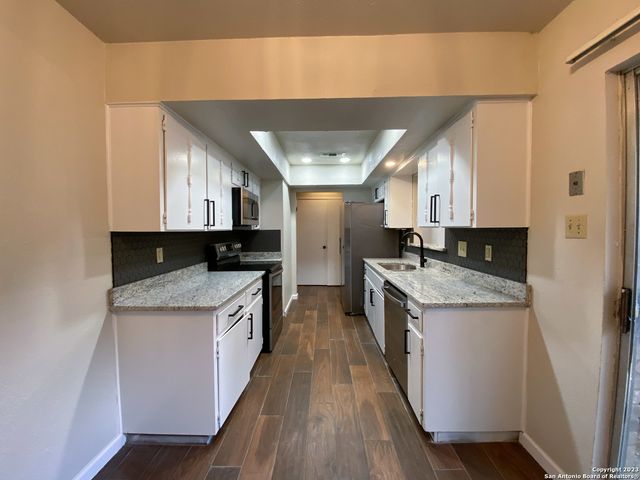 11039 WHISPER VALLEY ST, San Antonio, TX 78230