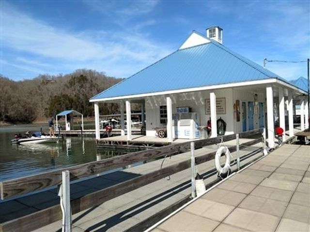 392 Winter Park Cir, Smithville, TN 37166
