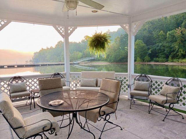 392 Winter Park Cir, Smithville, TN 37166