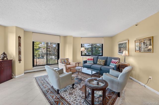 25 Rockledge Avenue 403, White Plains, NY 10601