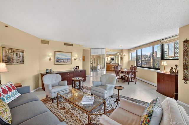 25 Rockledge Avenue 403, White Plains, NY 10601