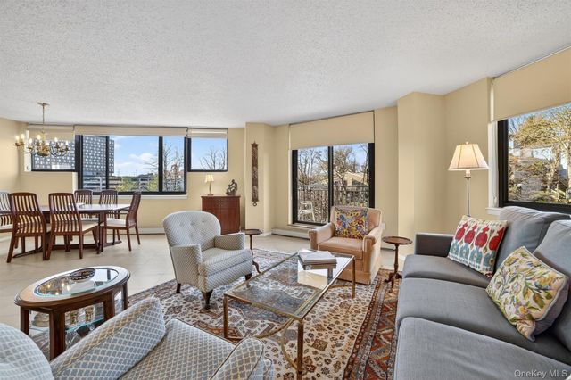 25 Rockledge Avenue 403, White Plains, NY 10601