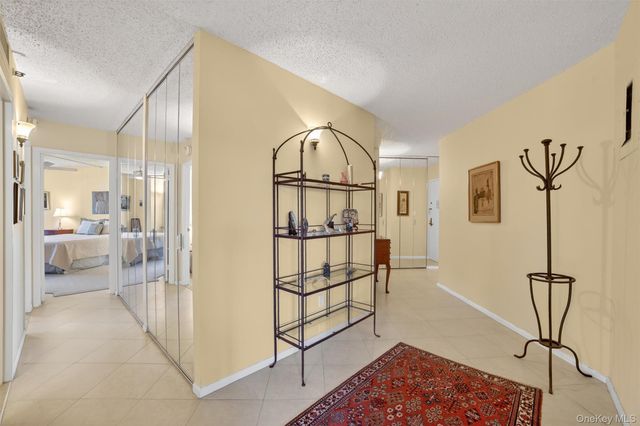 25 Rockledge Avenue 403, White Plains, NY 10601