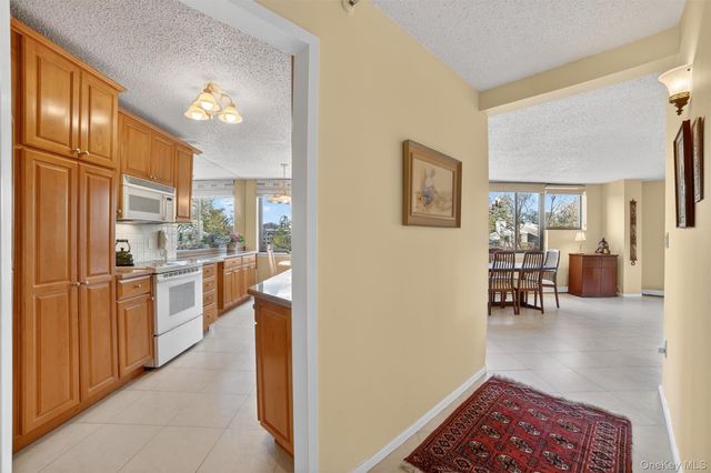 25 Rockledge Avenue 403, White Plains, NY 10601