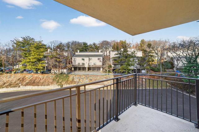 25 Rockledge Avenue 403, White Plains, NY 10601