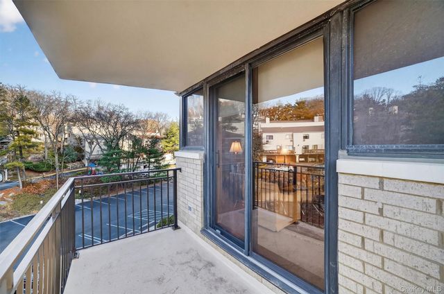 25 Rockledge Avenue 403, White Plains, NY 10601