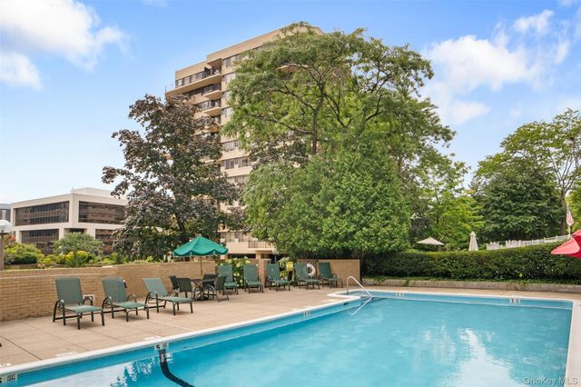 25 Rockledge Avenue 403, White Plains, NY 10601