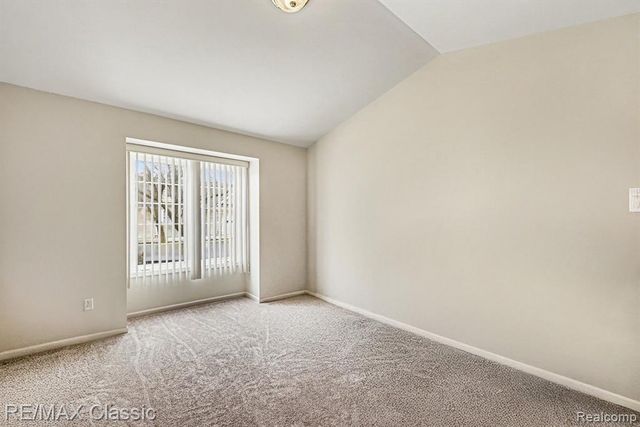 15664 Hunter Grove, Livonia, MI 48154