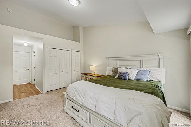 15664 Hunter Grove, Livonia, MI 48154