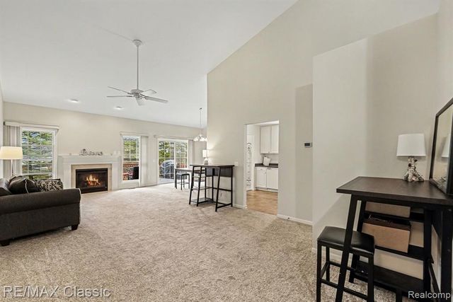 15664 Hunter Grove, Livonia, MI 48154